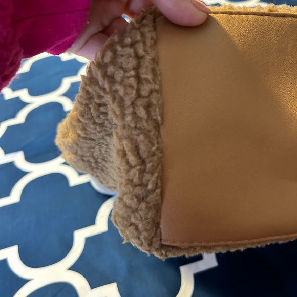 Tan Sherpa Zippered Totes - Picture 3 of 8